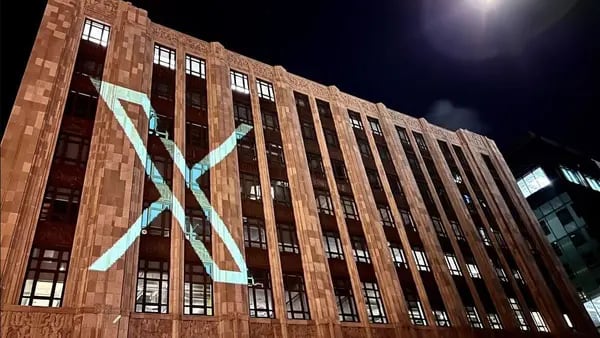 Musk adota ‘X’ como novo logo do Twitter e confirma planos de super app dfd