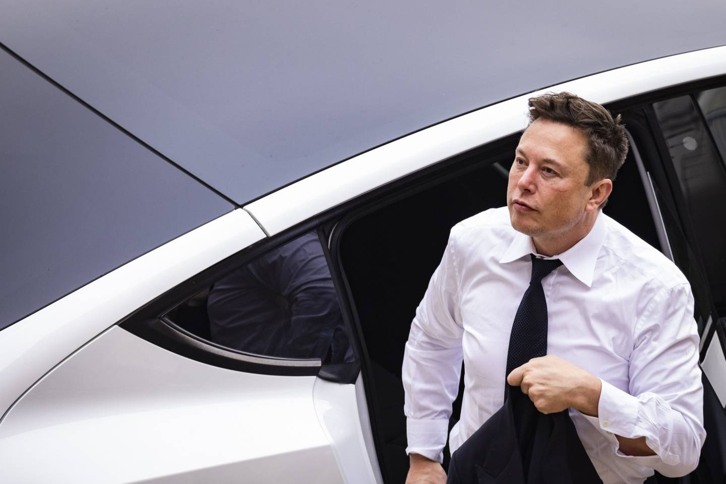 Elon Musk, director ejecutivo de Tesla Inc, llega al tribunal durante el juicio de SolarCity en Wilmington, Delaware, Estados Unidos, el martes 13 de julio de 2021.