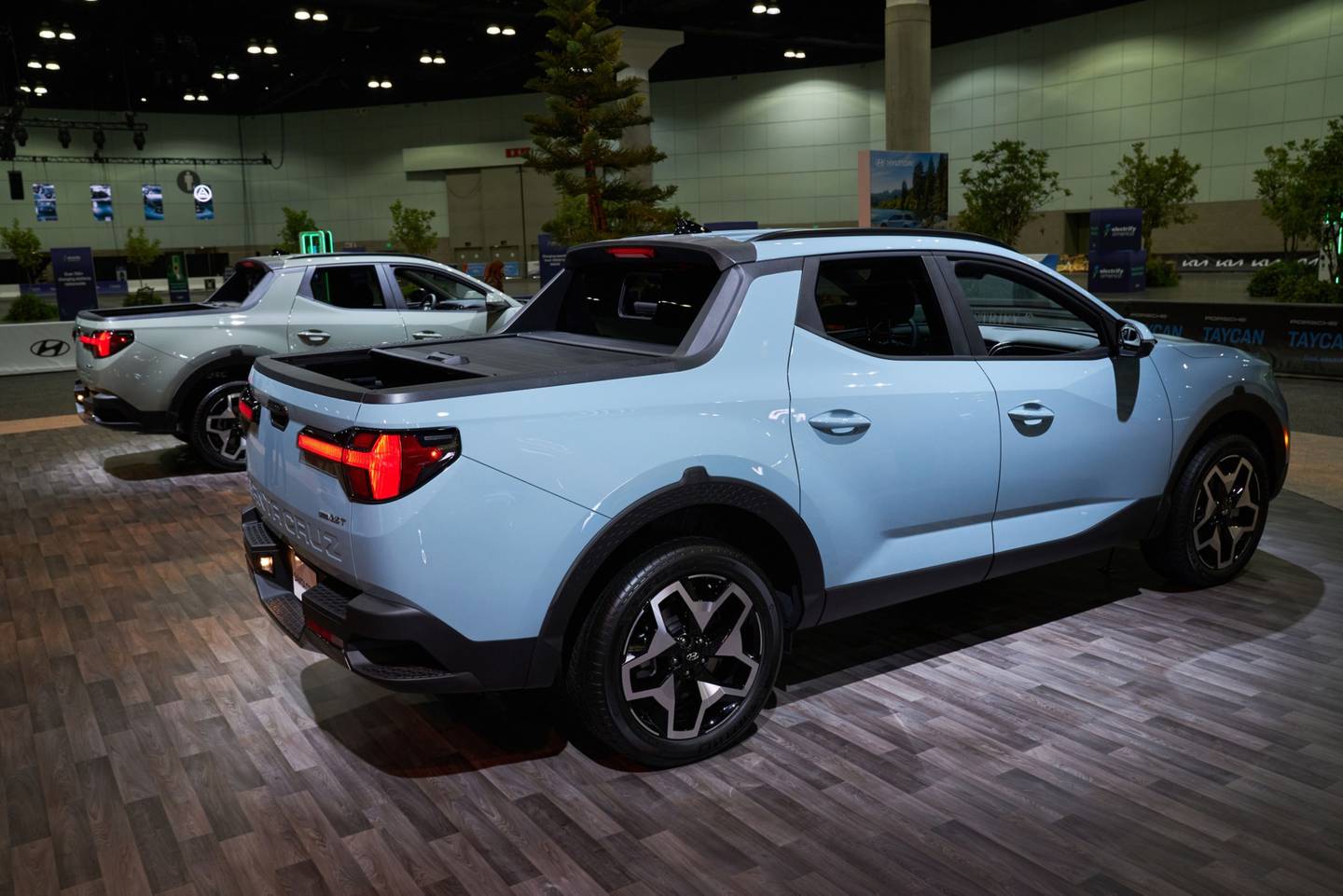 Un Hyundai Santa Cruz 2022 vehículo de aventura deportiva (SAVs) en exhibición en AutoMobility LA antes del Salón del Automóvil de Los Ángeles en Los Ángeles, California, EE.UU., el jueves, 18 de noviembre 2021.