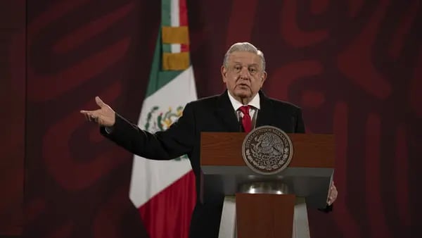 Gobierno planea transferir deuda de Pemex a México: AMLOdfd