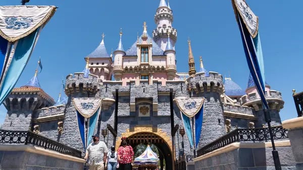 Clientes de streaming de Disney superan previsiones y ganancia de parques aumentadfd