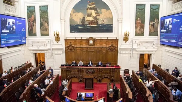 Brecha entre el rechazo y la aprobación a nueva Constitución se acorta en Chiledfd