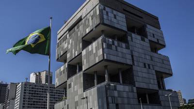 CEO de Petrobras presenta su renuncia tras nuevas críticas de Bolsonarodfd