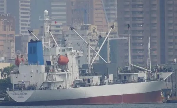 El buque fue sancionado en dos ocasiones por no respetar normas pesqueras y dejar de emitir su señal satelital