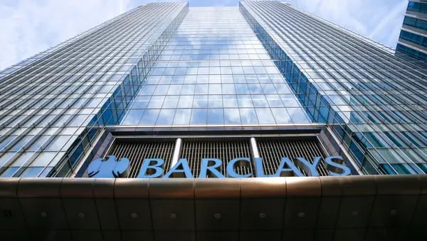 CEO de Barclays busca complacer a los inversores con ajustes en la estrategiadfd
