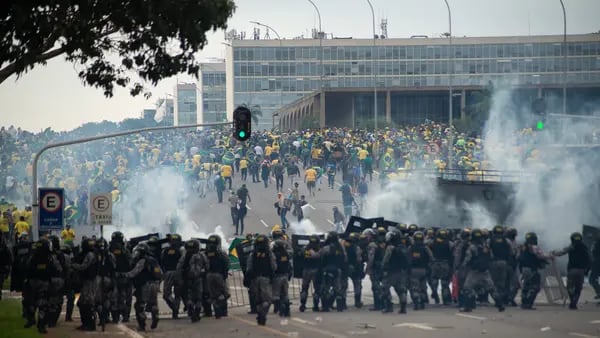 Brasilia Tries to Recover a Day After Anti-Lula Rioters Storm Congressdfd