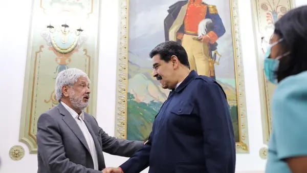 Maduro anuncia las dos primeras rutas para reanudación de vuelos entre Colombia y Venezueladfd