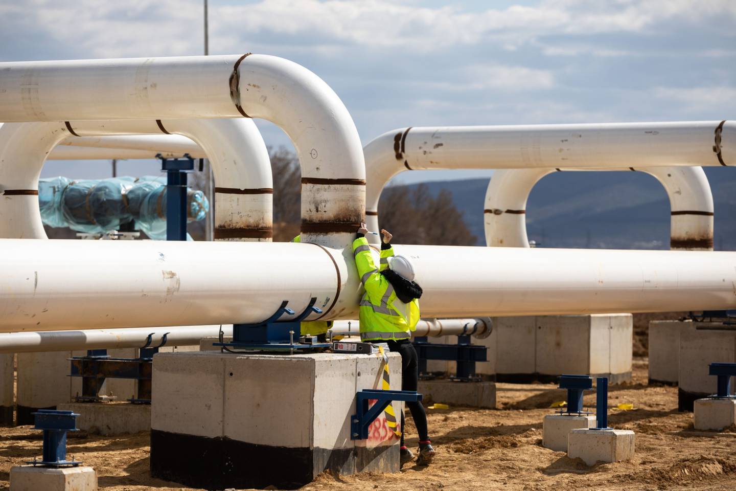 A Eni e a estatal de energia da Argélia, a Sonatrac, assinaram um acordo em busca de alternativas para importação do gás russo