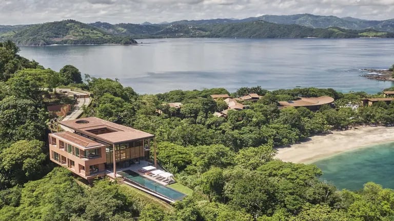 La suite más cara del Four Seasons Resort Costa Rica at Península Papagayo.dfd