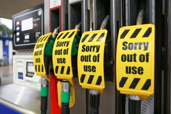 Disparada do petróleo deve pressionar ainda mais os preços da gasolina