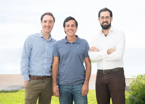 Da esquerda para direita: Alex Buelau, CTO, Marcos Viriato, CEO, e Cristian Bohn, CPO