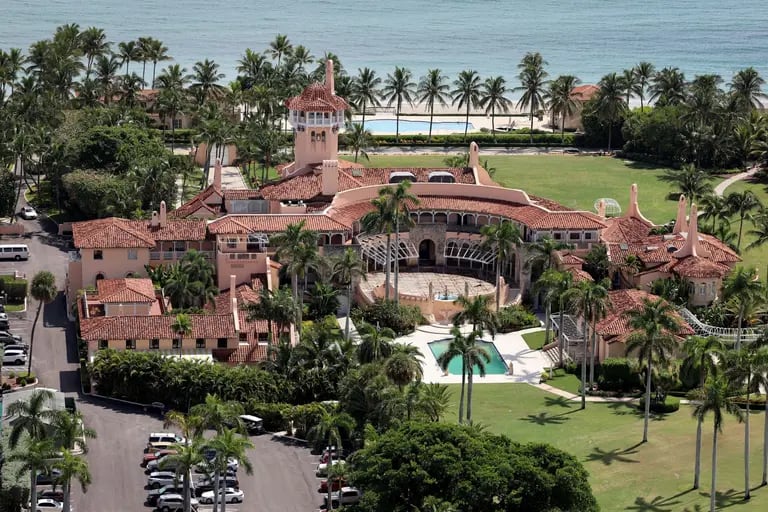 Probe Into Classified Documents Uncovered At Trump's Mar-A-Lago Estate Continuesdfd