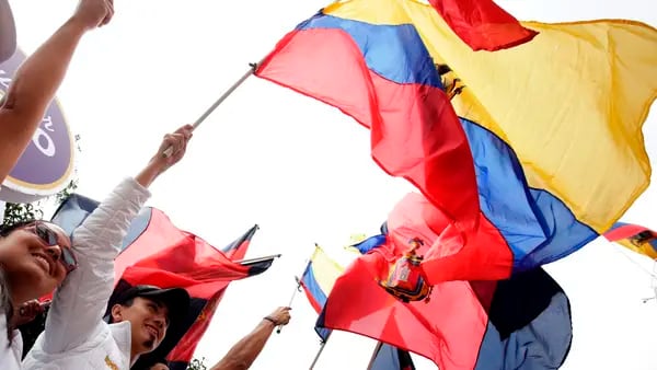 76,4% de ecuatorianos cree que el paro debe terminar yadfd
