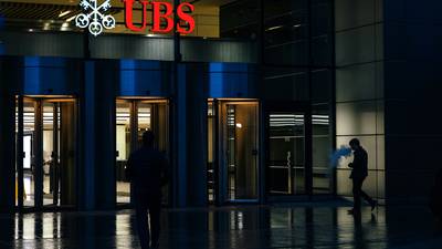 El CEO de UBS advierte a empleados: “Credit Suisse sigue siendo nuestro competidor”dfd