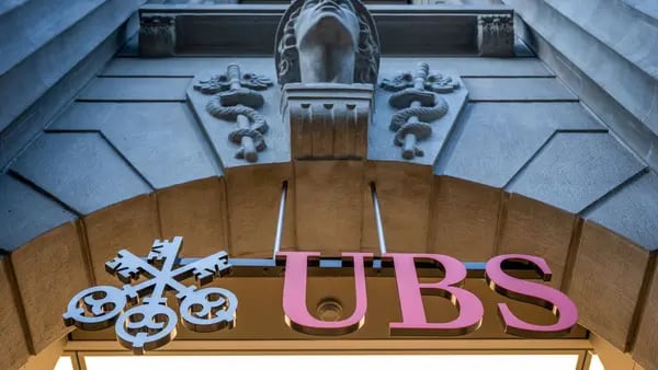 Um ano após compra do Credit Suisse, UBS supera US$ 100 bi em valor de mercadodfd