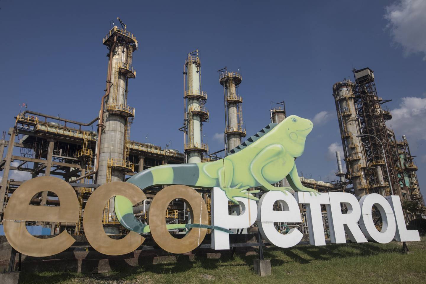 Señalización en la refinería de Ecopetrol en Barrancabermeja, Colombia, el martes 15 de febrero de 2022.