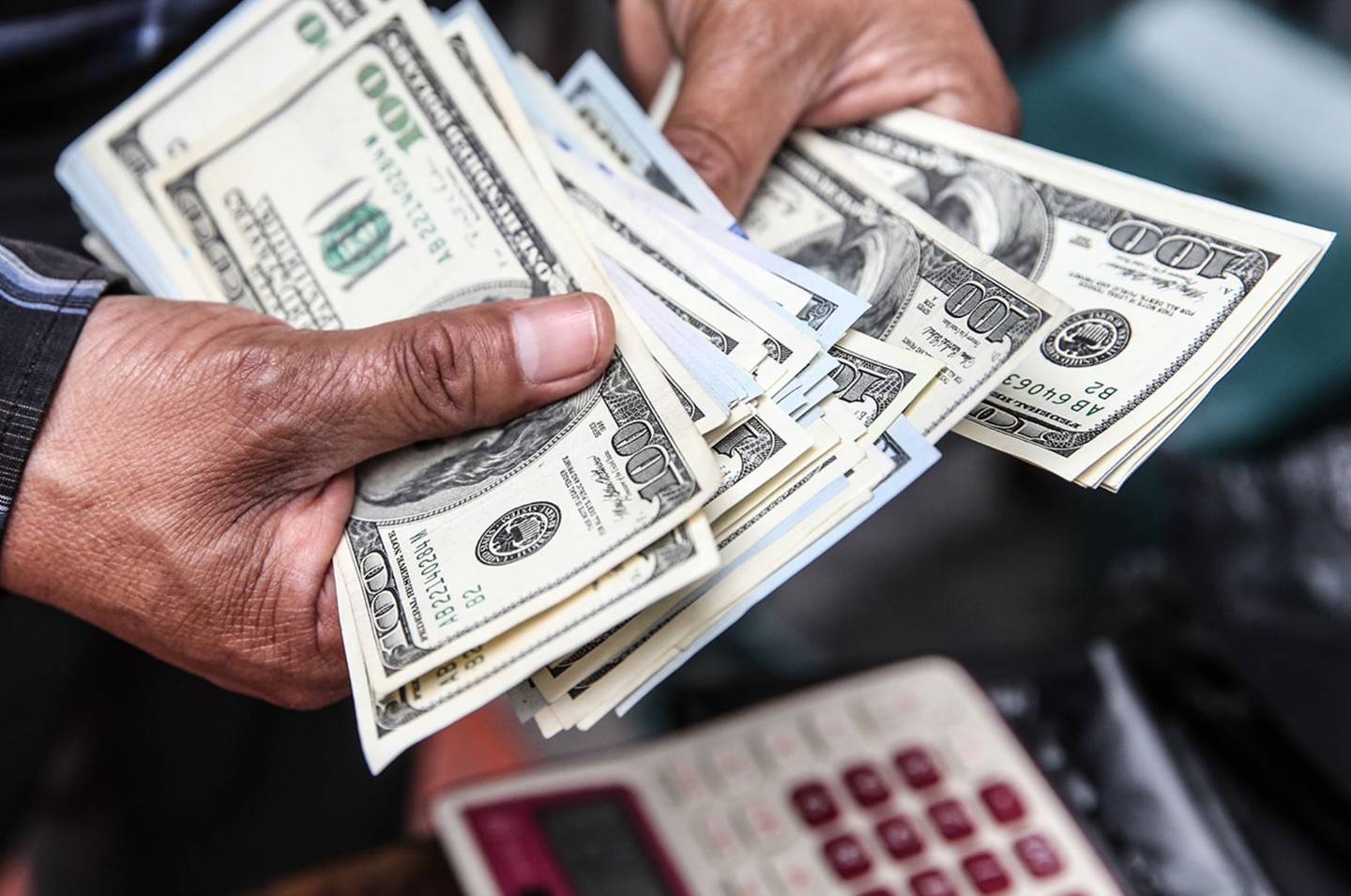 Dólar en Perú cierra con importante baja tras cambios en Gabinete Ministerial.