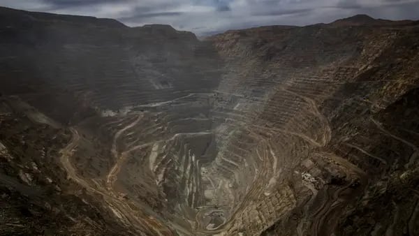 Trabajadores de minera Escondida anuncian paralización de sus faenasdfd