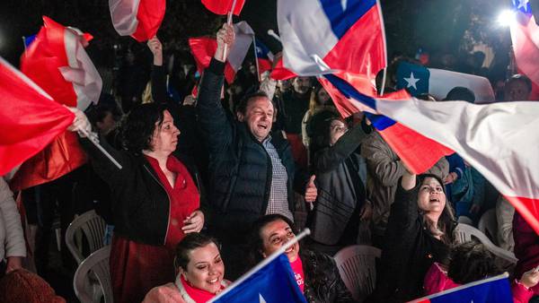 Chile’s Right-Wing Parties to Lead Constitution Rewrite in Blow to President Boricdfd