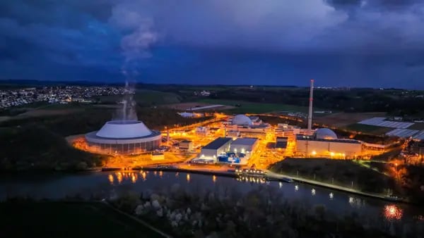 Alemania apaga últimas plantas nucleares con la esperanza de una economía más verdedfd