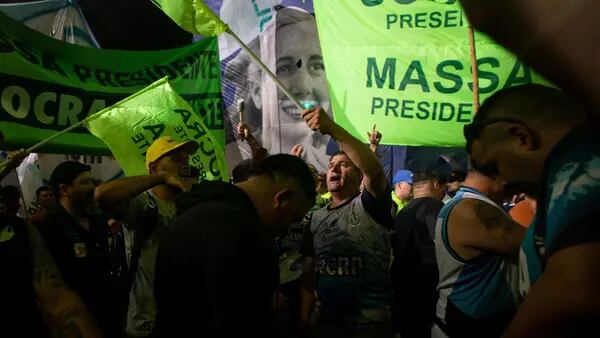 Mercado deve enfrentar volatilidade até segundo turno na Argentinadfd