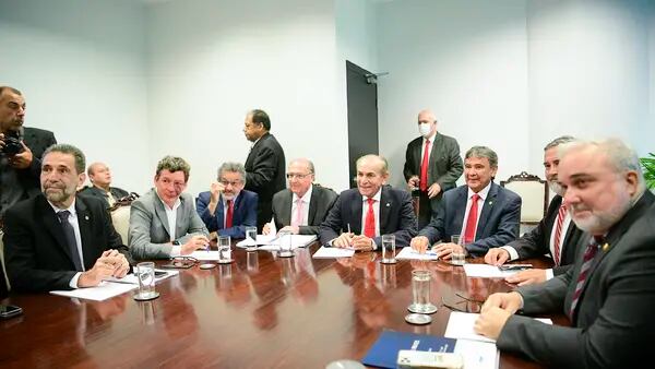 Equipe de Lula e relator propõem PEC para garantir Bolsa Família de R$ 600dfd