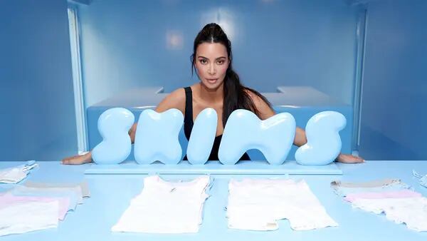 Skims, de Kim Kardashian, é avaliada em US$ 4 bi após rodada de financiamentodfd