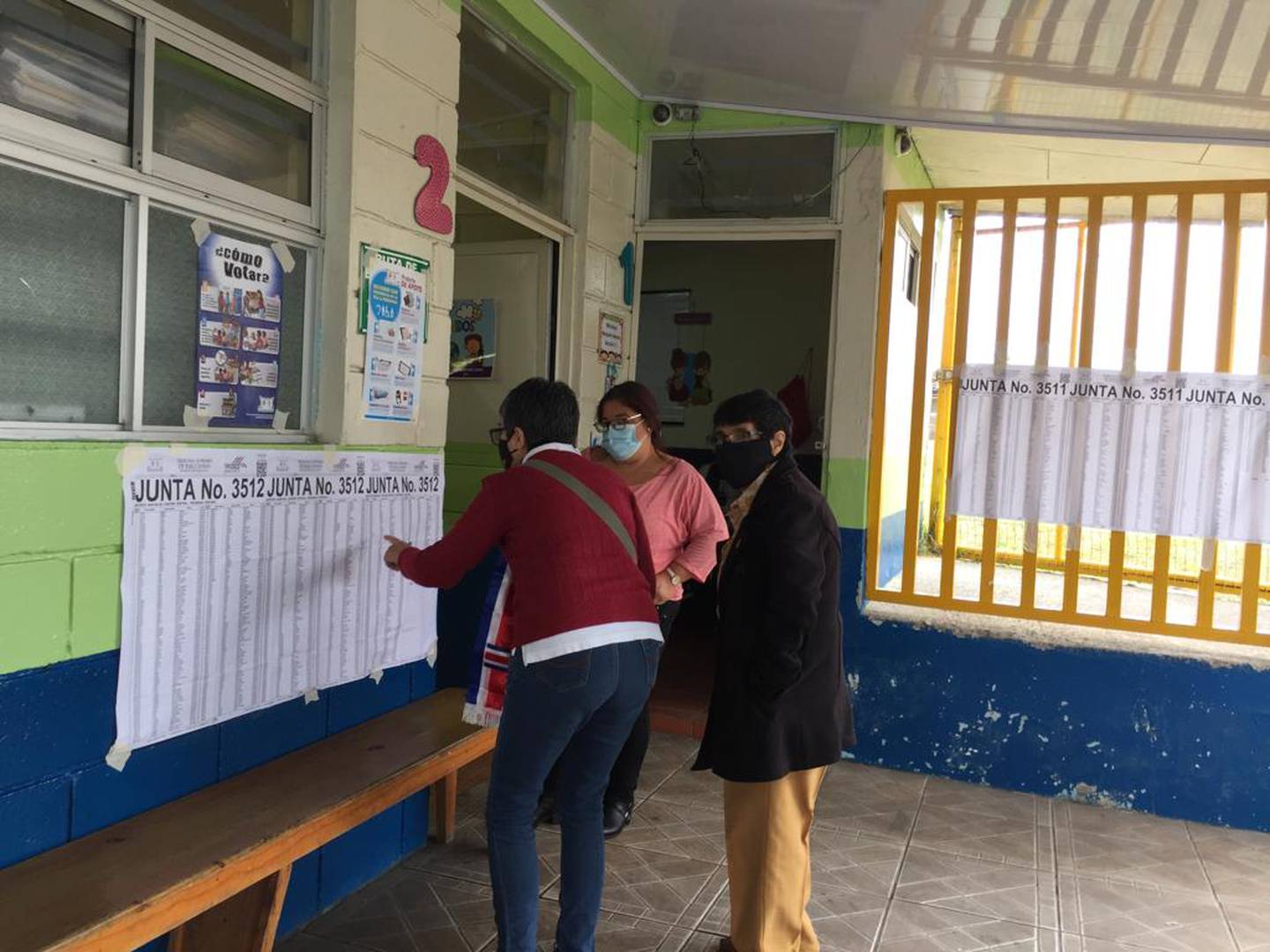 Centros de votación tienen pocos costarricenses en las urnas en las primeras horas de la mañana. Foto: Bloomberg Linea