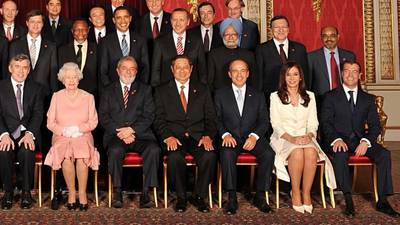 La reina Isabel II y América Latina: una relación centrada en lo protocolardfd