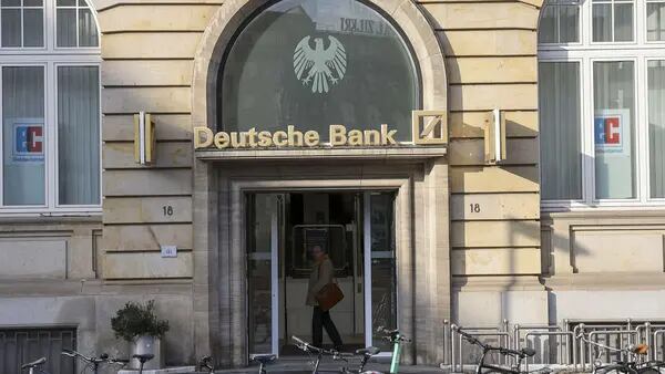 Deutsche Bank corta em mais de 10% bônus na área de investment bankingdfd