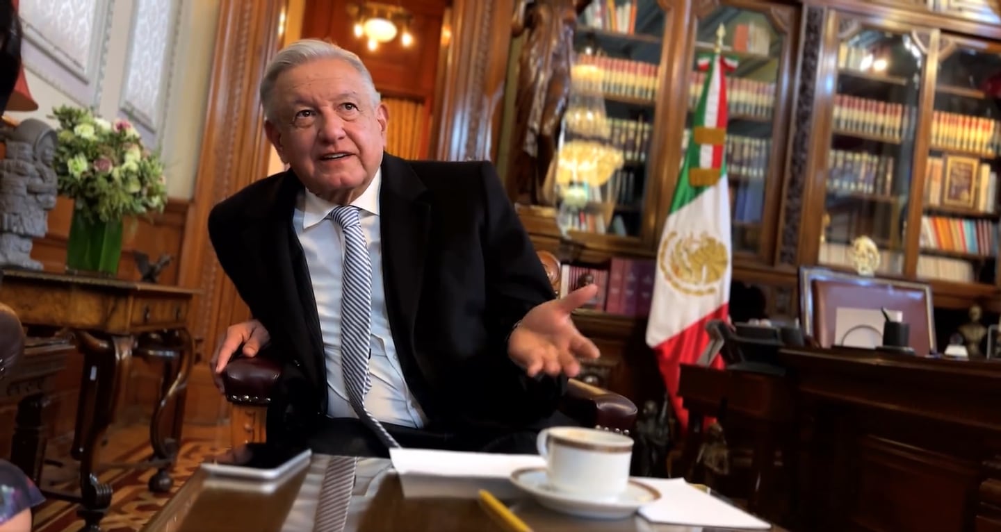 El presidente de México, Andrés Manuel López Obrador, durante una llamada con líderes de América Latina para una reunión virtual en abril de 2023 (Imagen: Twitter).