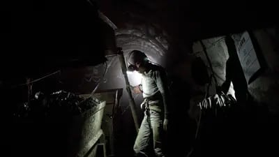 Un trabajador abre un nuevo pozo de carbón en la provincia de Shanxi, China.