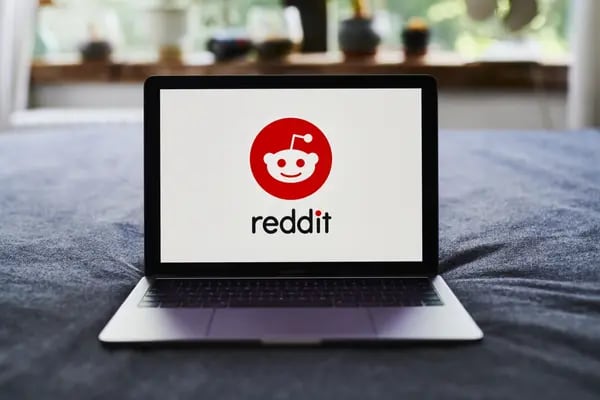 Reddit también reducirá sus planes de contratación a 100 nuevos roles, frente a 300 anteriormente.