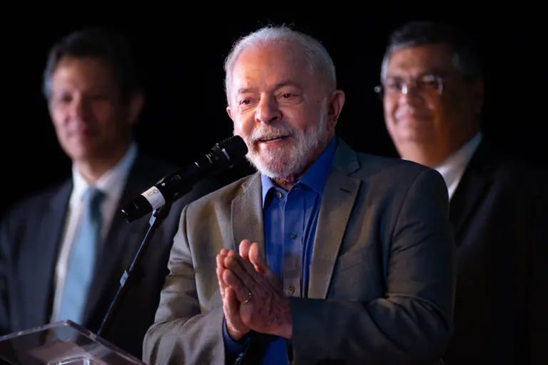 Lula escolheu o ex-prefeito de São Paulo Fernando Haddad para liderar a economia brasileira em um sinal de que seu Partido dos Trabalhadores de esquerda terá uma grande palavra a dizer nas decisões mais cruciais do governodfd