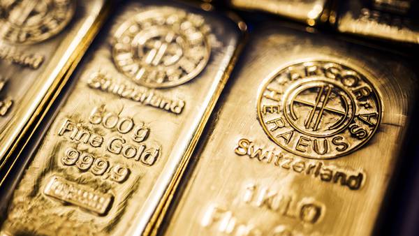 El oro supera los US$2.000 por primera vez en un año, mientras persiste el temor a los bancosdfd