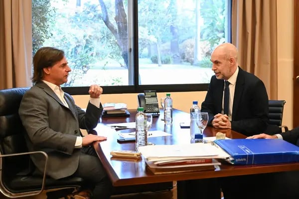 El jefe de gobierno porteño se reunió el 15 de junio con el presidente uruguayo en su residencia del Prado de Montevideo.