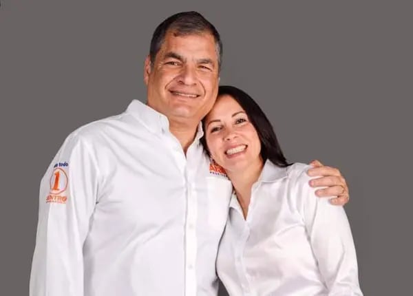 Cercana a Rafael Correa, será la candidata del Partido Socialista en Ecuador