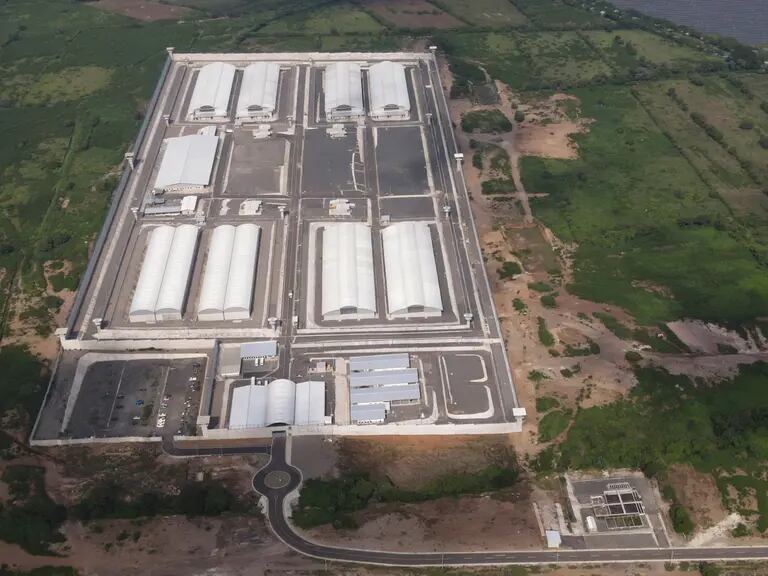 El Cecot de El Salvador tiene capacidad para 40.000 reclusos.dfd
