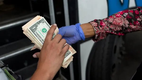 Dólar oficial en Venezuela escala en la última semana y se acerca al paralelodfd