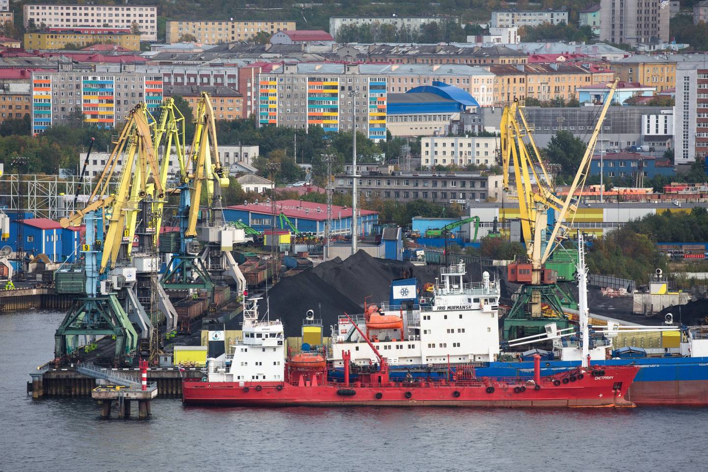 Una terminal de carbón operada por SUEK en Murmansk, Rusia, en 2019.