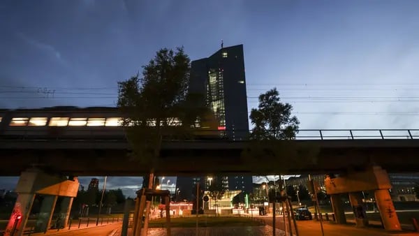 La inminente recesión en Europa deja al BCE en un mayor aprieto políticodfd