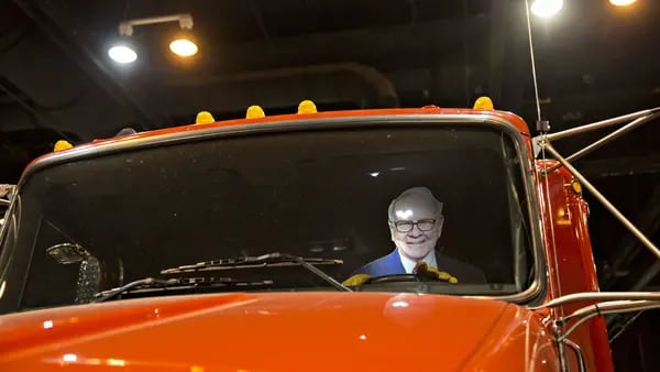 Warren Buffett respalda a los camiones sin conductor: ahora la industria es realdfd