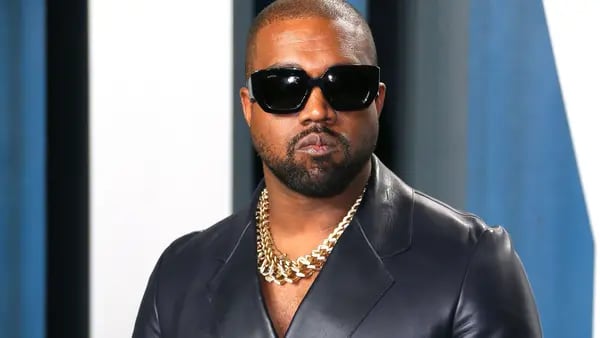 Kanye West no quiere saber nada de acuerdos corporativos y seguirá por su cuentadfd