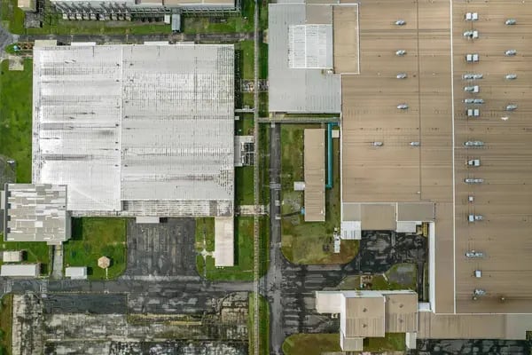 Vista aérea da antiga fábrica da Ford, em Camaçari (BA)