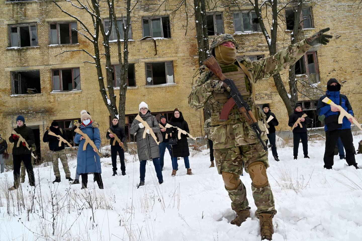 Entrenamiento de civiles en Ucrania