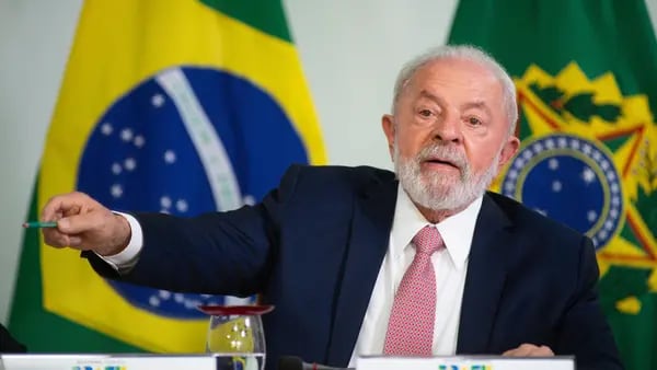 Lula comienza su segundo año de mandato presidencial con una popularidad al alzadfd