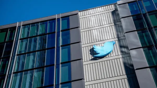 Personal afectado por despidos masivos acusa a Twitter de “proceso fraudulento”dfd