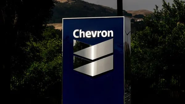 Aquisições de Exxon e Chevron levam M&A para US$ 140 bilhões no mêsdfd