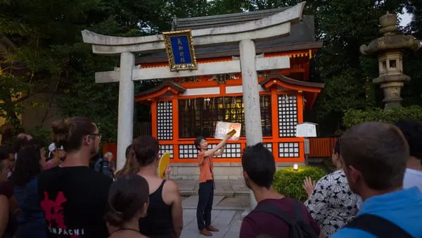 Llegada de turistas a Japón alcanza 78% de los niveles previos a la pandemiadfd