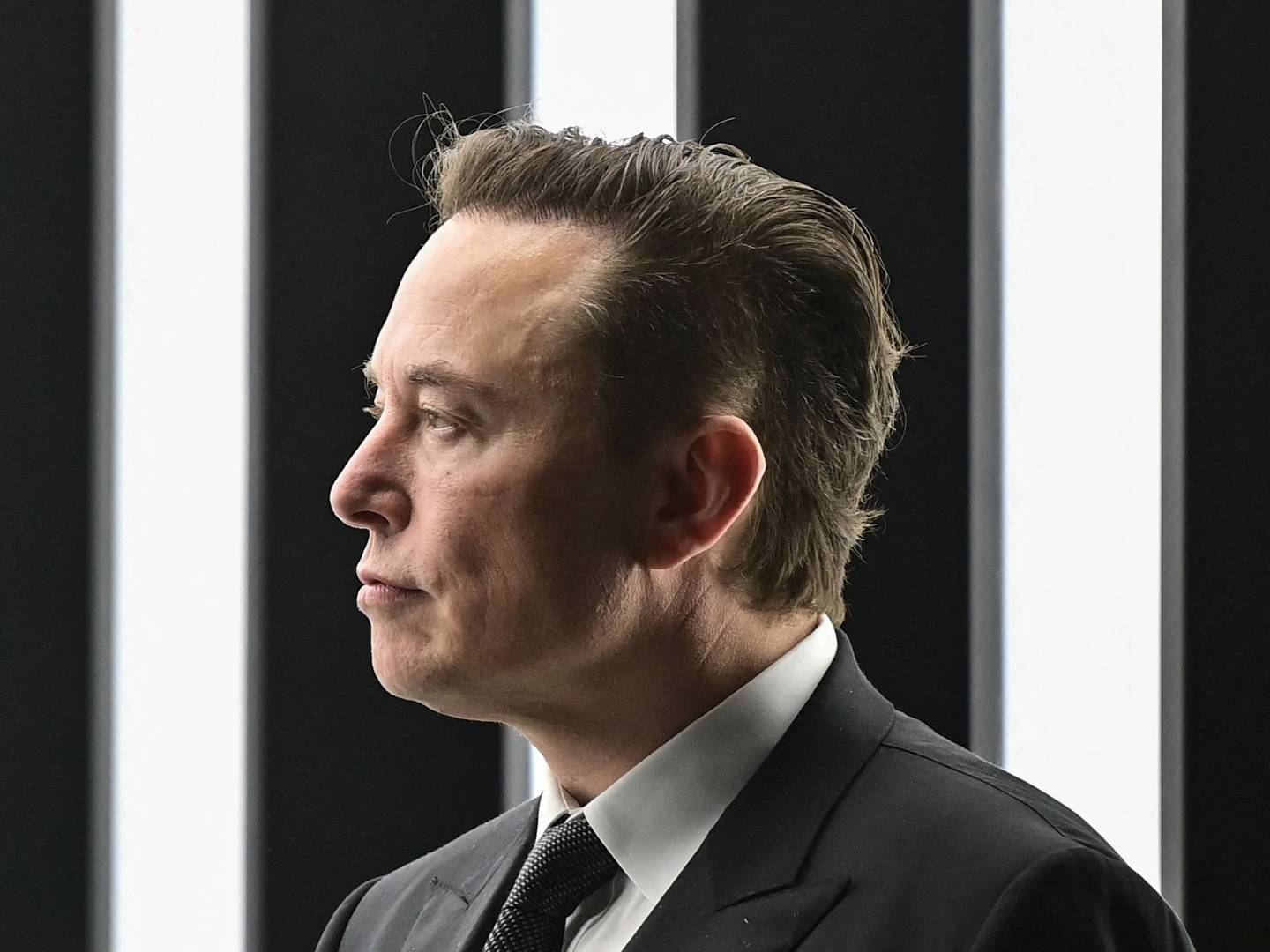 Elon Musk e Twitter levam batalha por acordo de fusão para tribunal